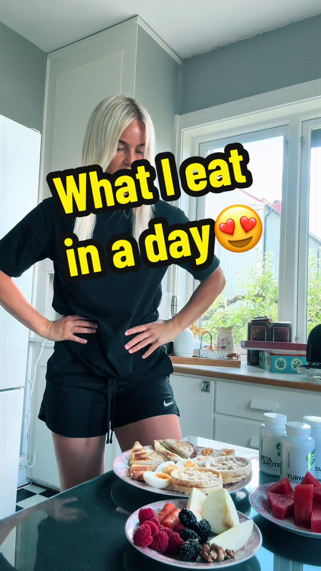 @Lydia Vaggelyr