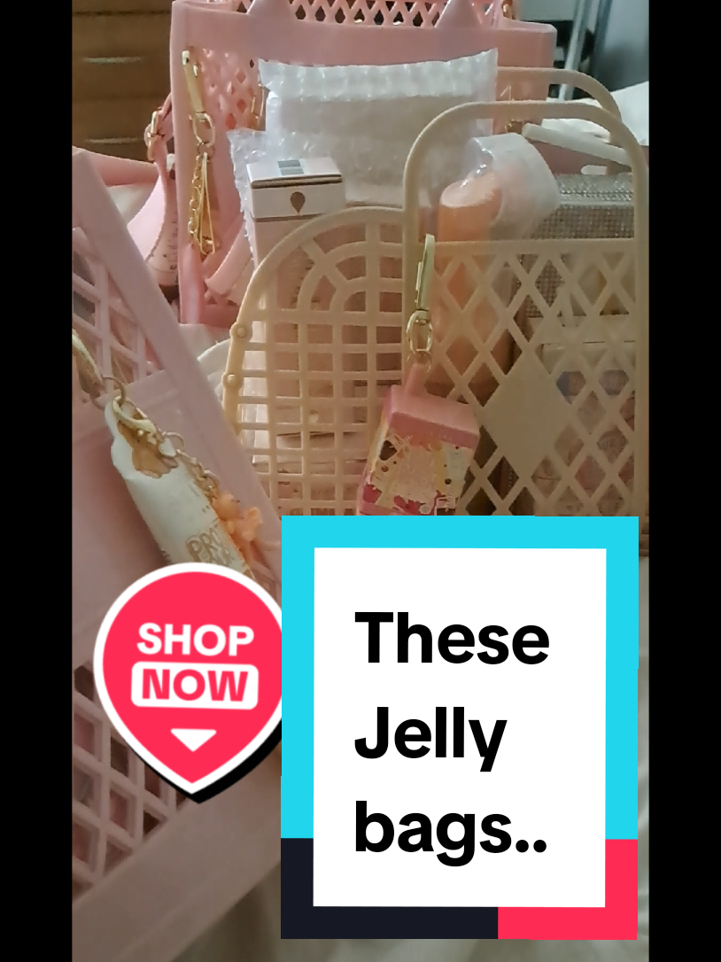 @Stacey Richmond / Deals&Steals