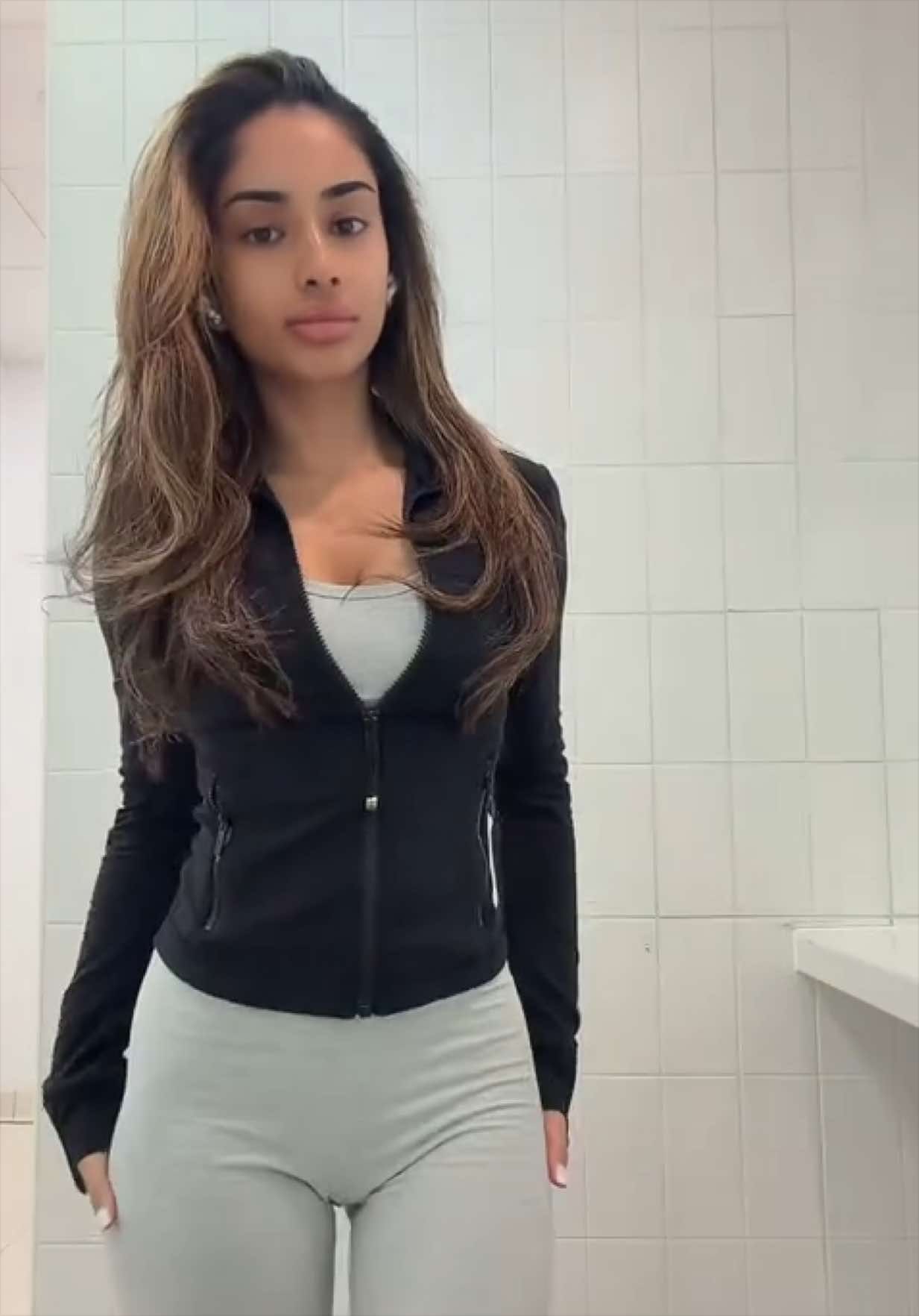 @Simran♡