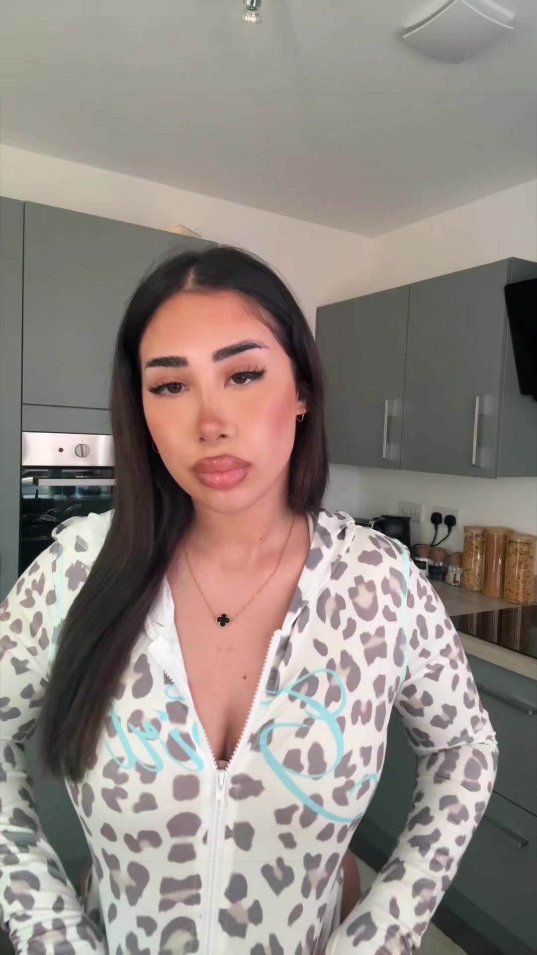 @zahra 👑