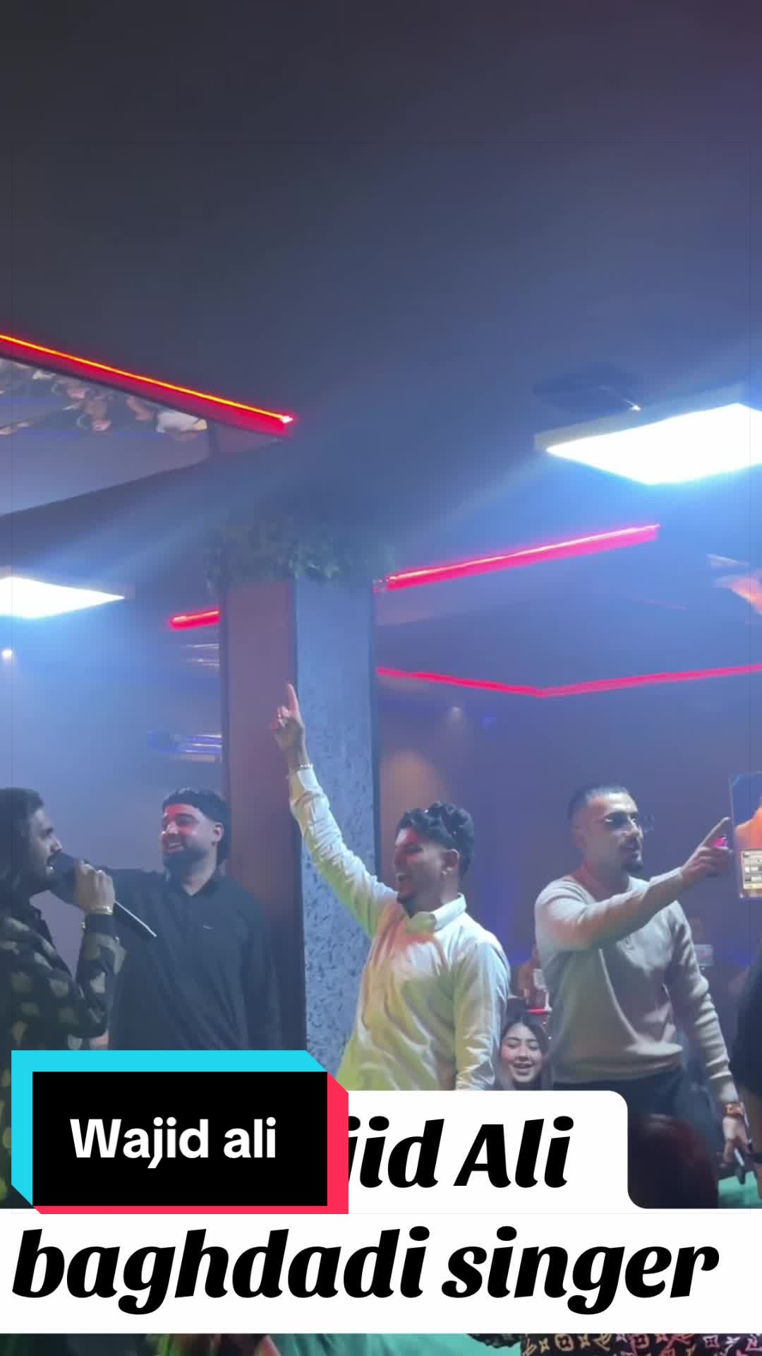 @QUEEN👑