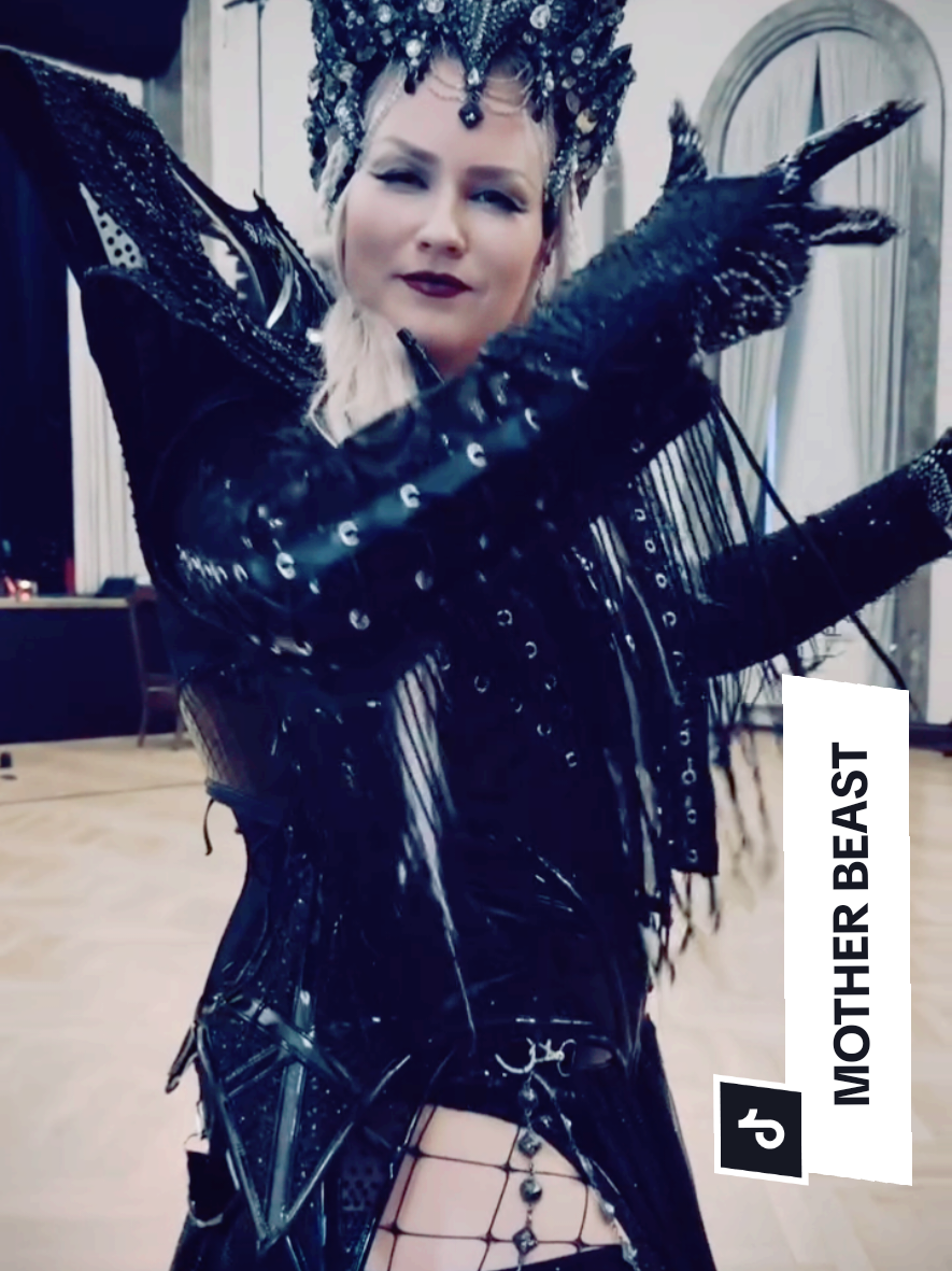 @Ilmatar Corsetry & Couture
