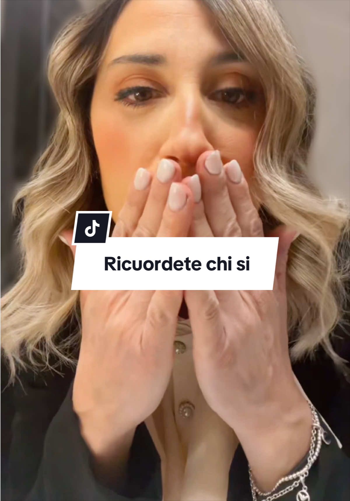 @AdeleValentino