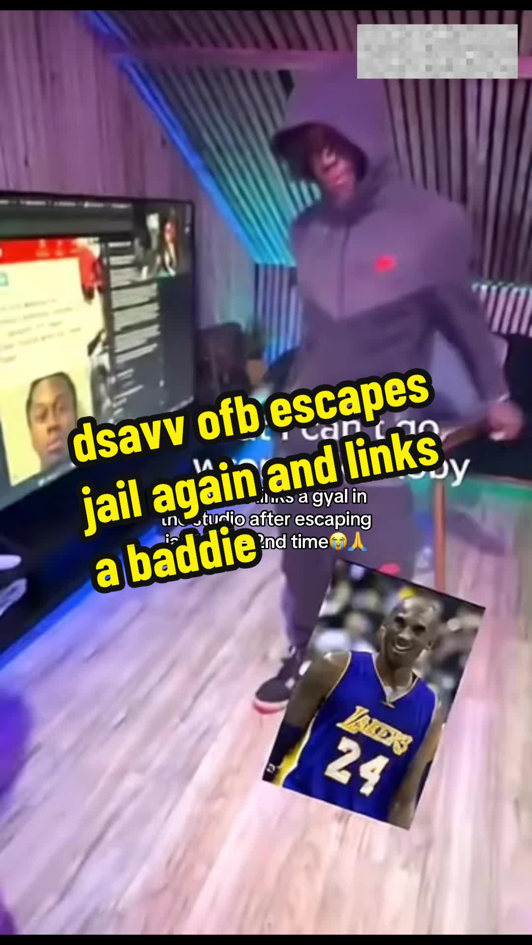@⃟