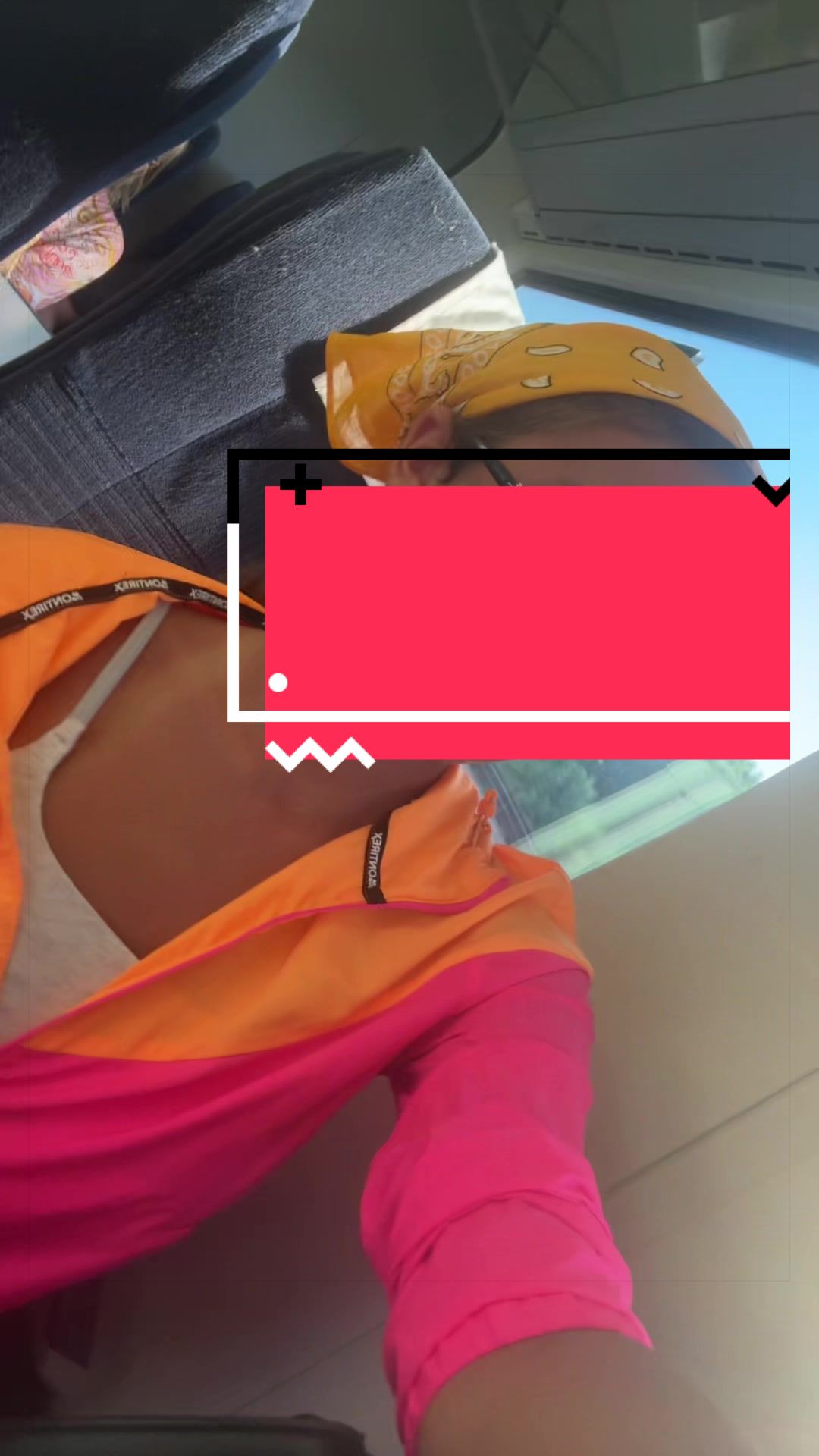 @𝐓