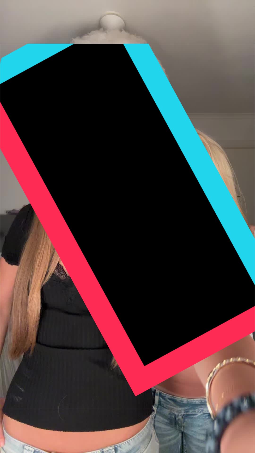 @𝒇𝒆𝒍𝒊𝒄𝒊𝒂