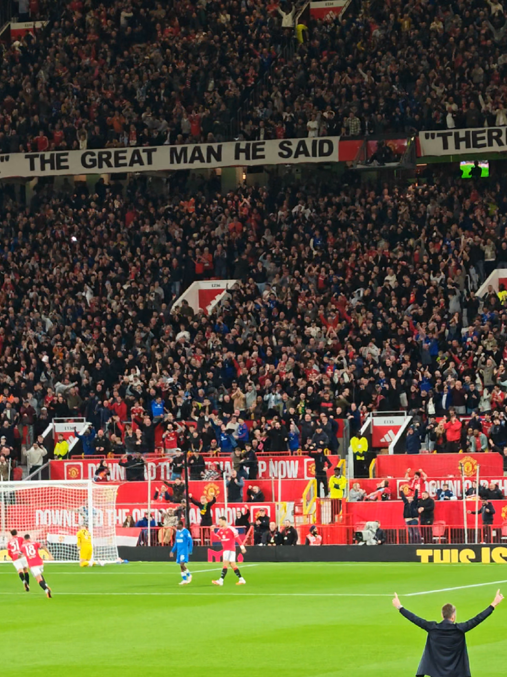 @Manchester United Dugout