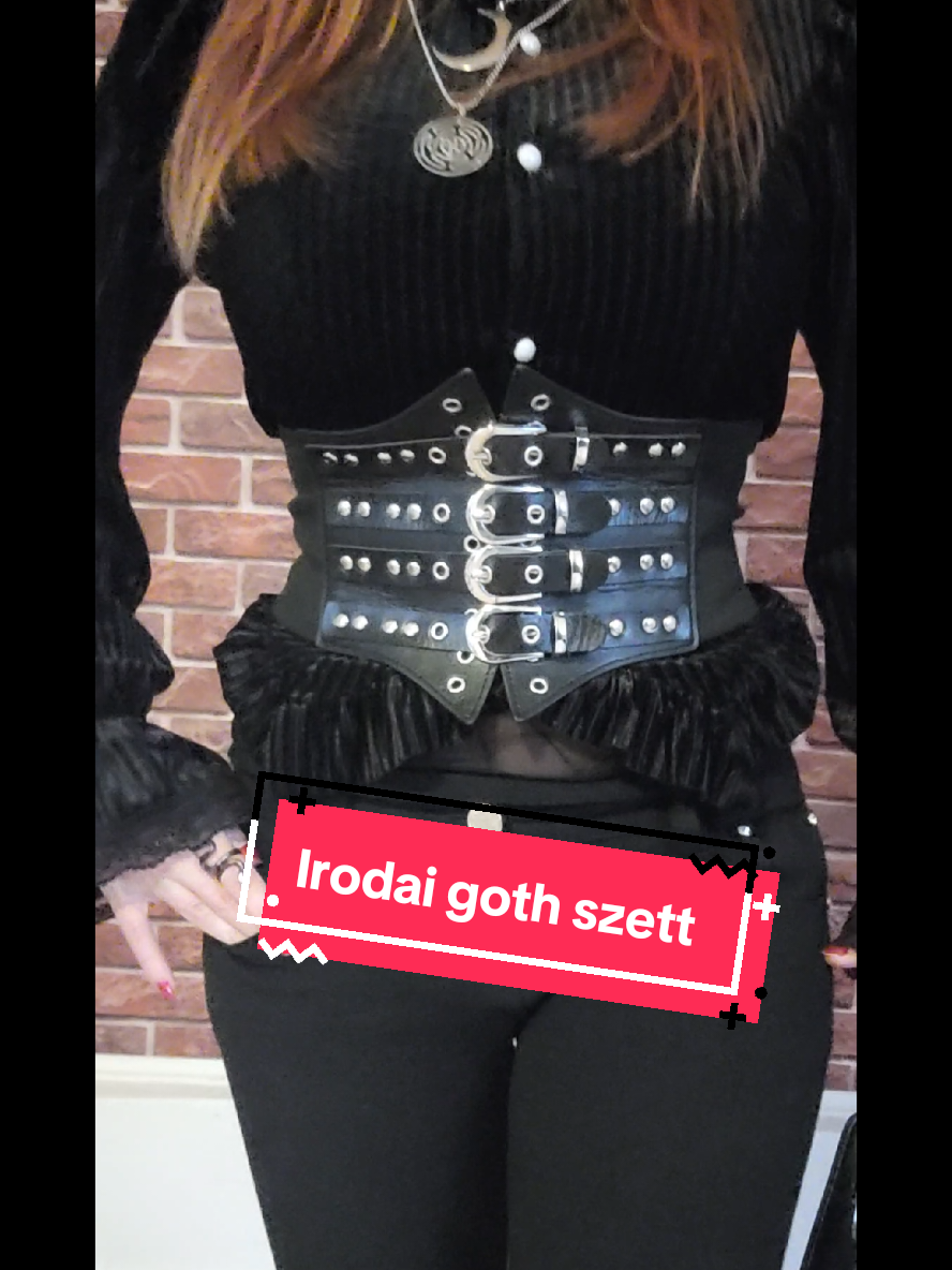 @Lilia Flammeus - Goth girl
