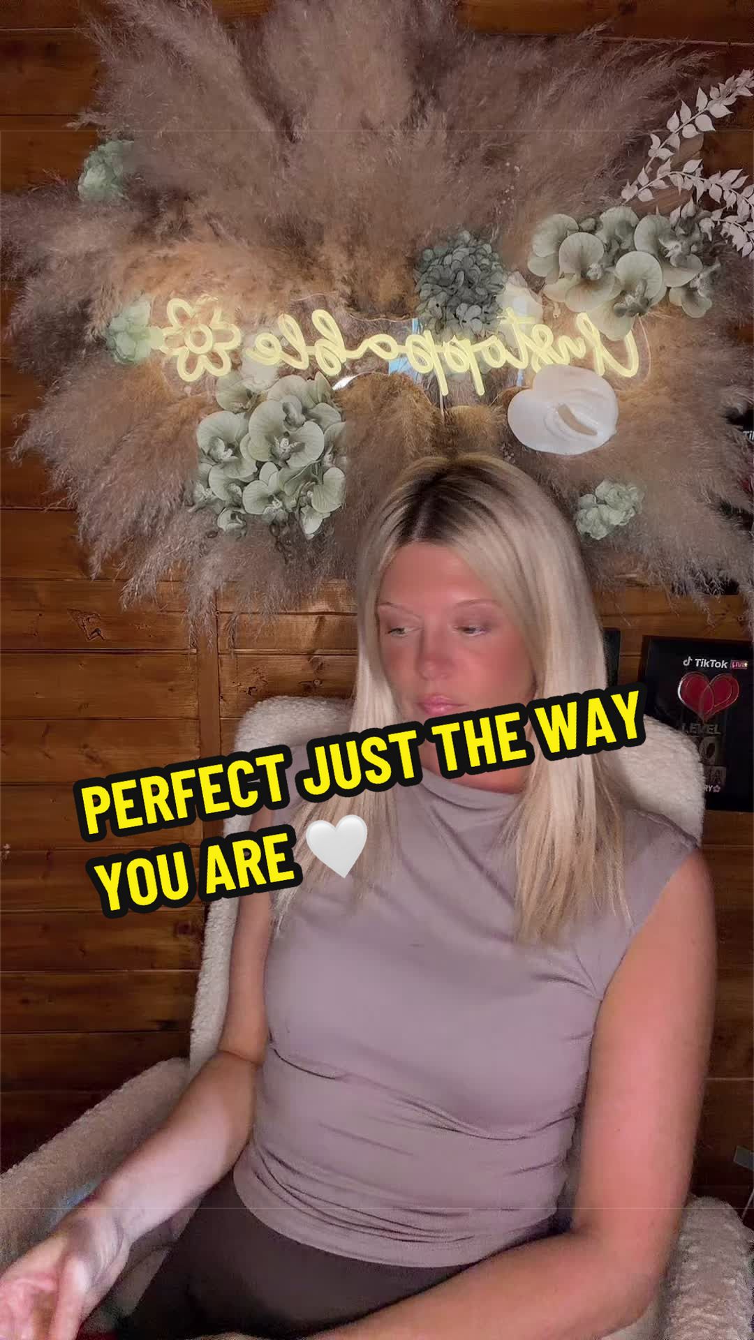 @𝗞𝗲𝗿𝗿𝘆 🌸