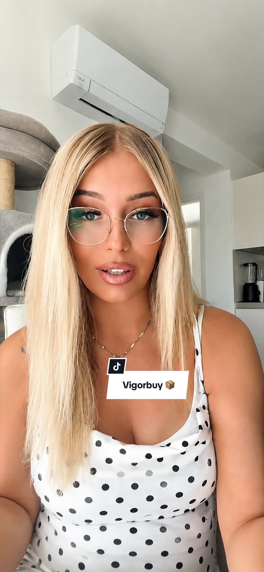 @Nina Ninči Karda&scaron;evič