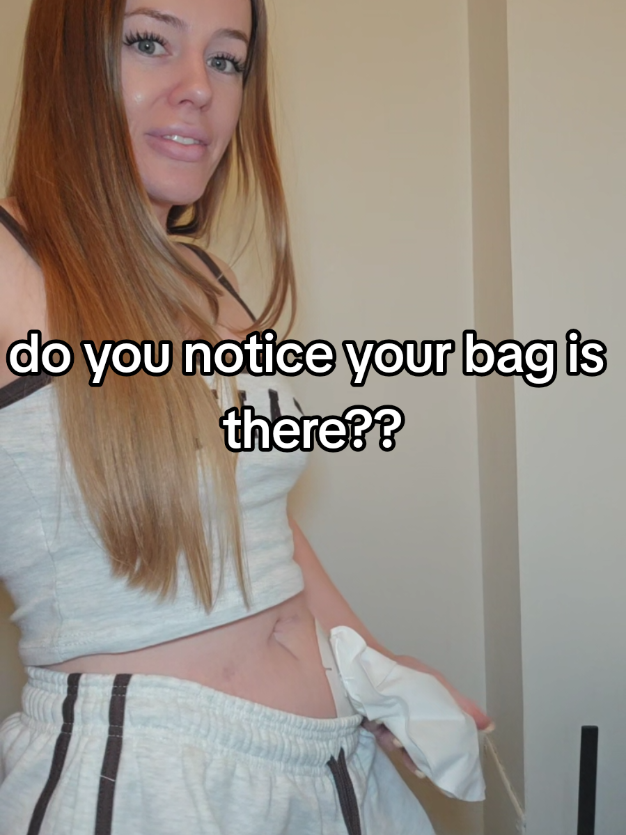 @CharAndHerBag 🤍