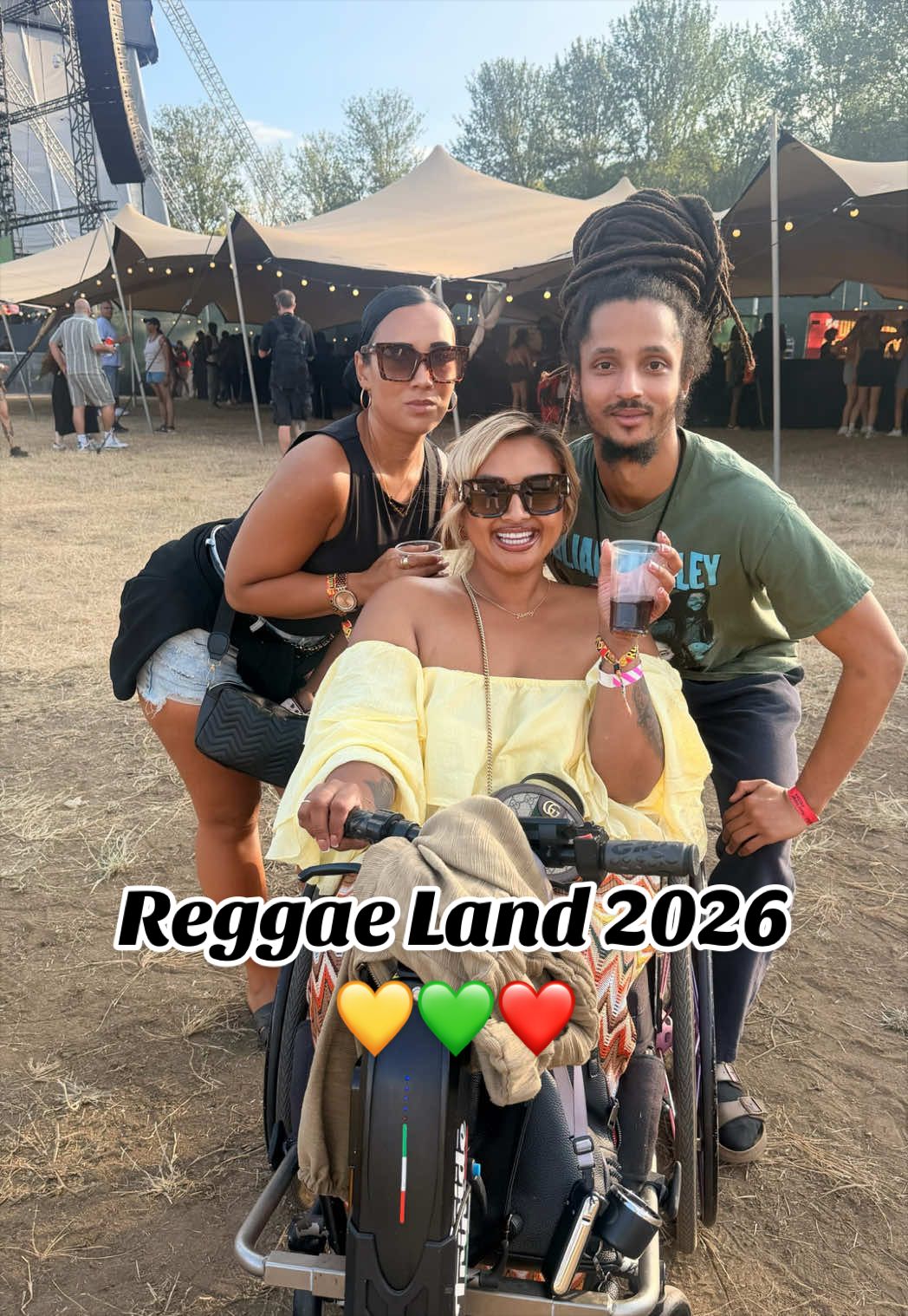 @mom_on_wheels_xo