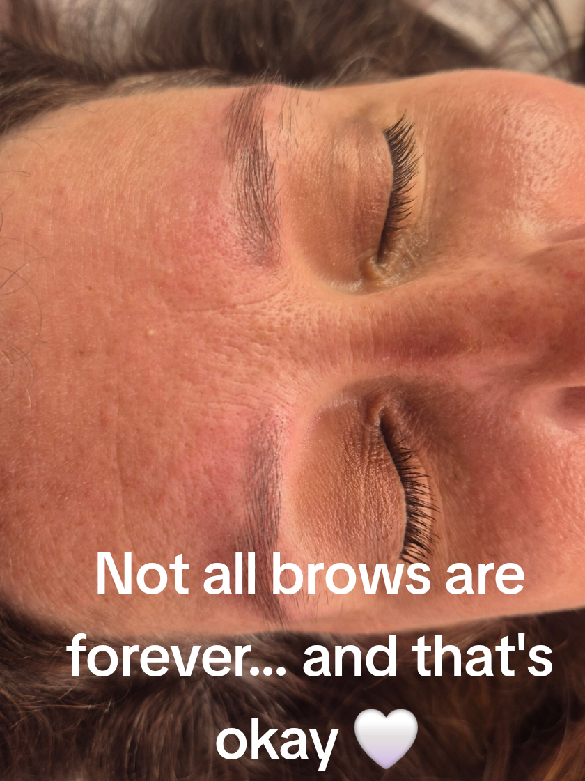 @LaurenTurner|Brow&Lashartist
