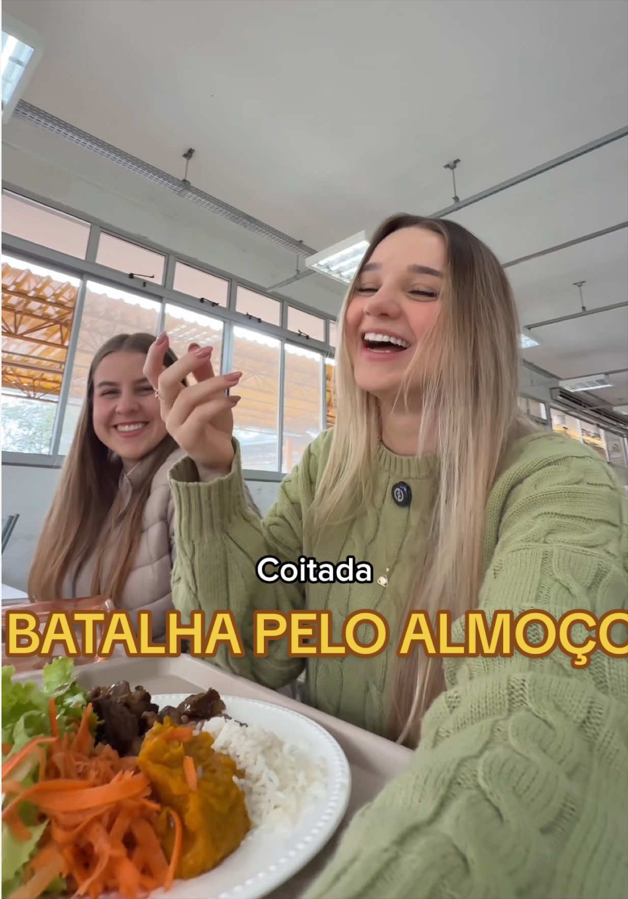 @Larissa 🍉 menina do RU