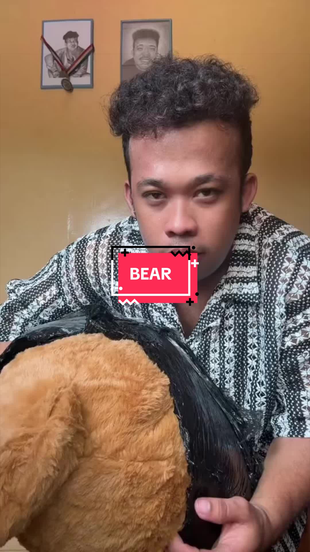 @Meong Lipbite