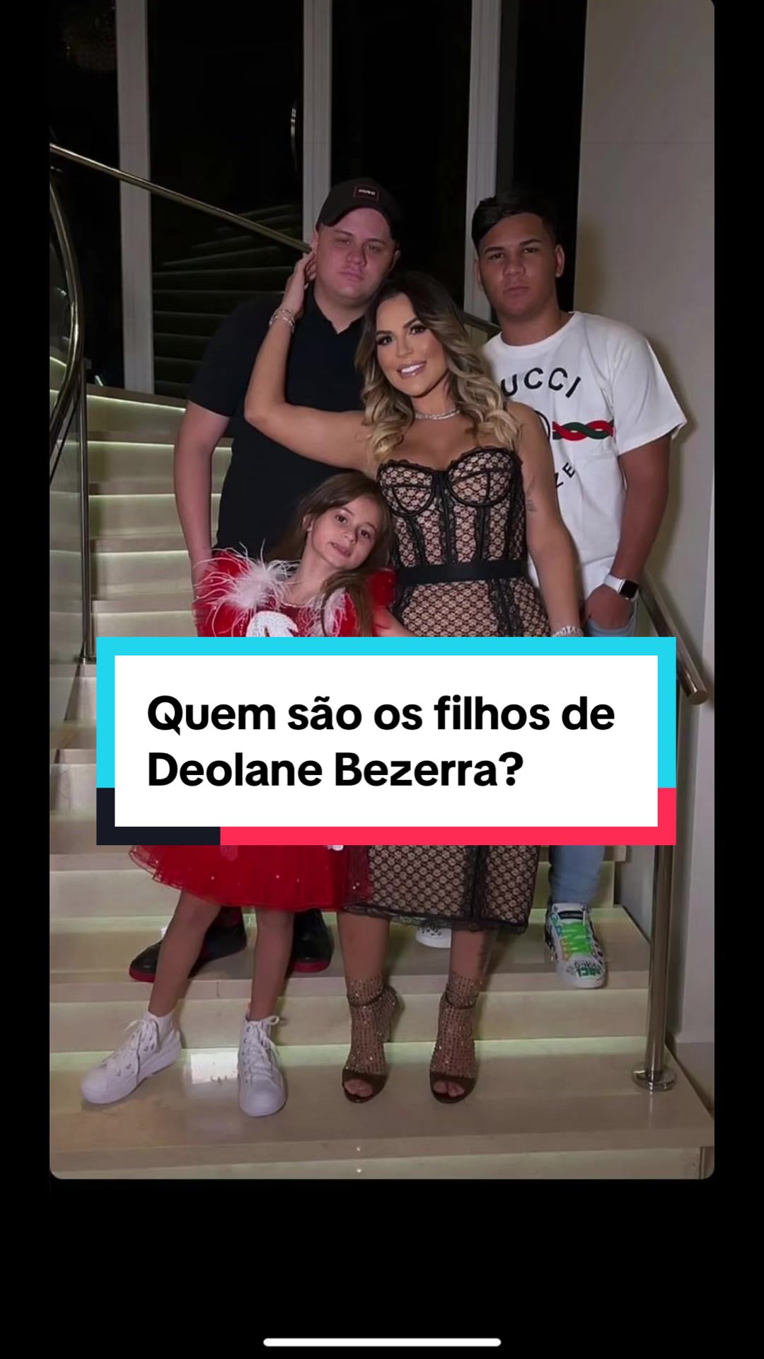 @Desvendando Famosos