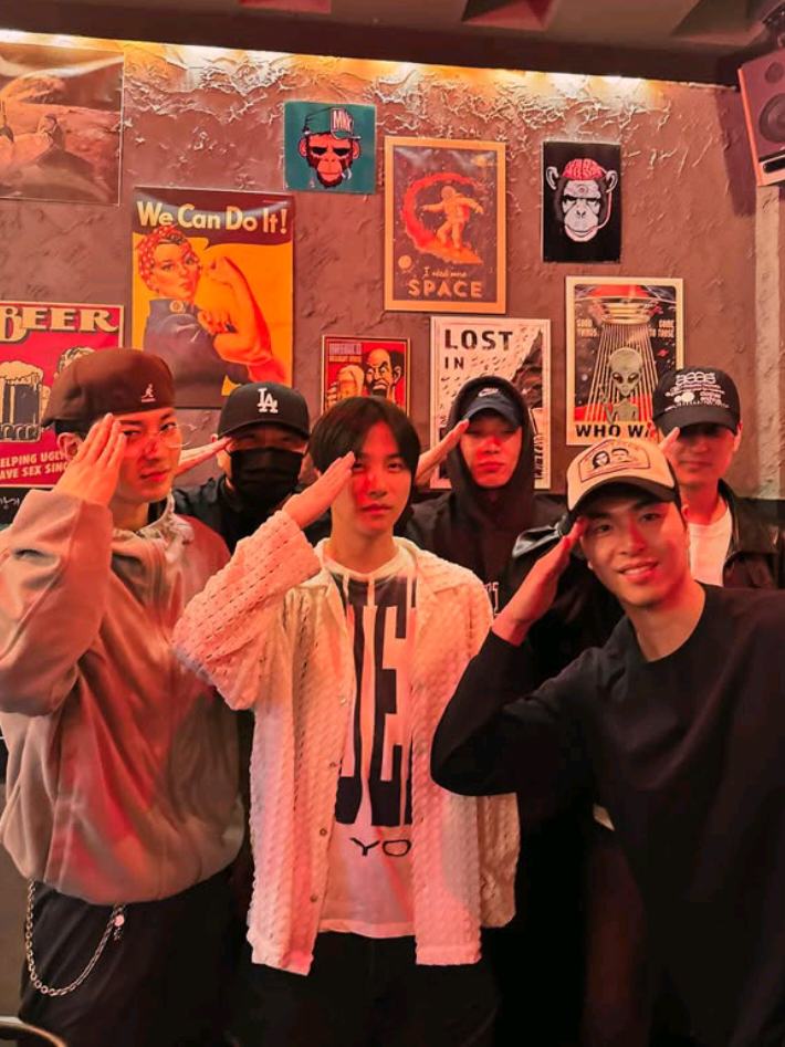 @iKONICS CLUB