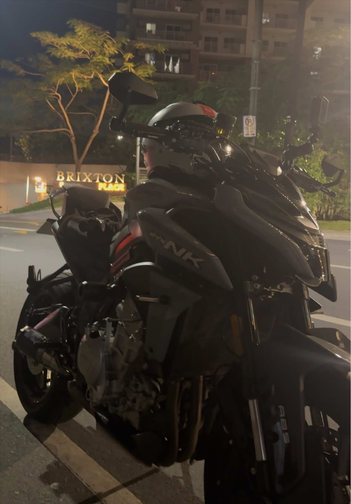 @Rj