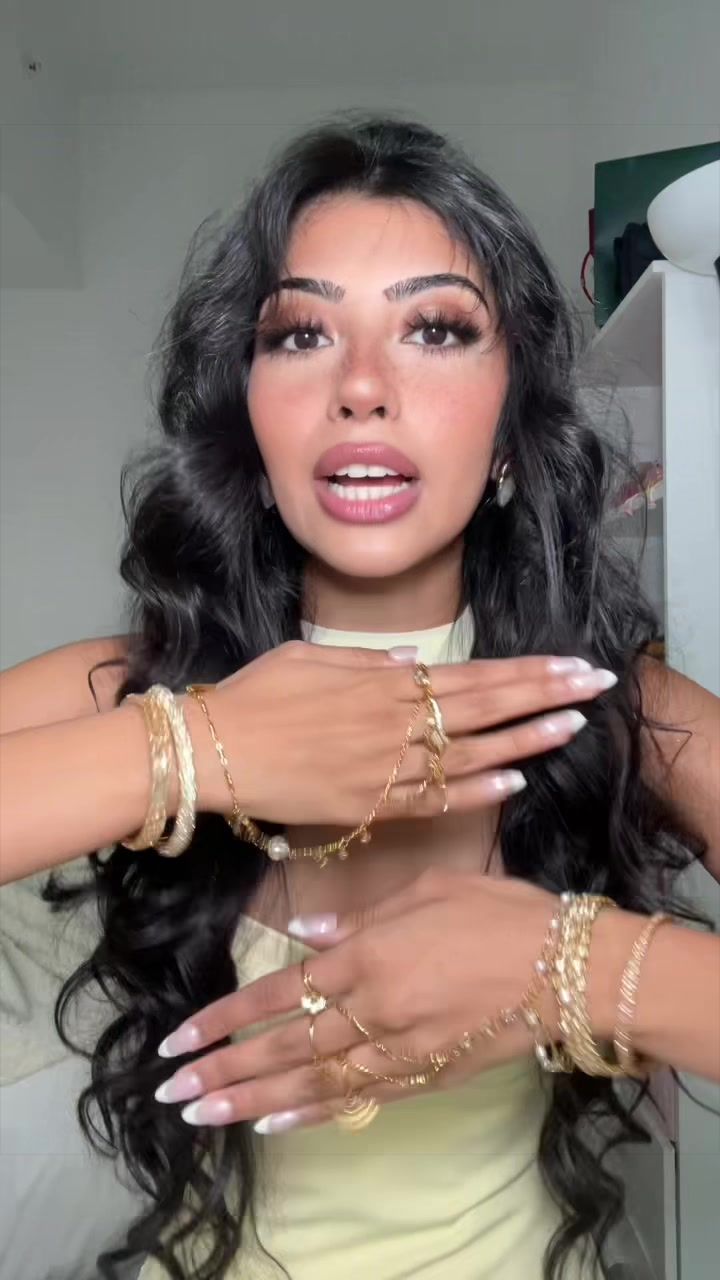 @Aliza