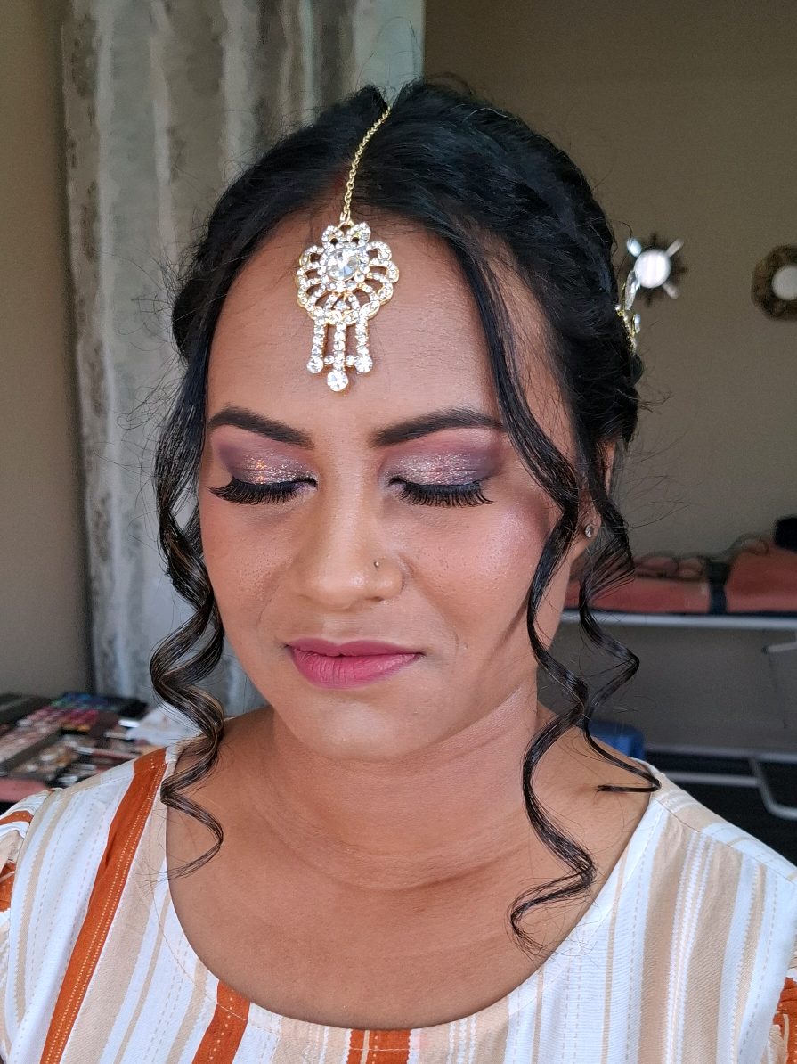 @Oveshni.M Makeup Artist