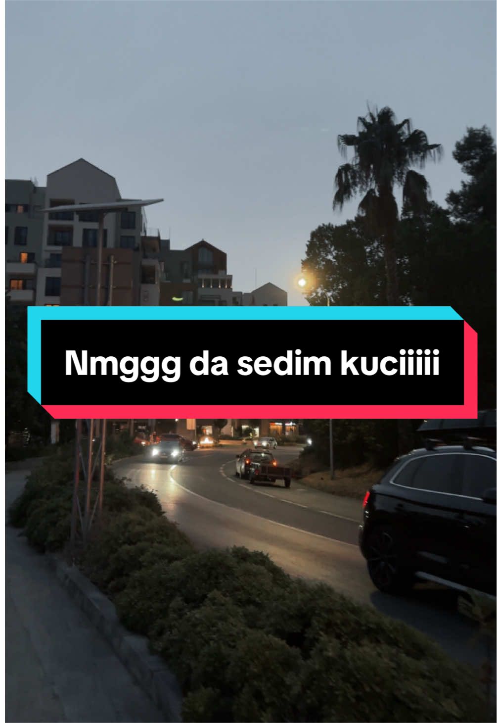@𝓜𝓲𝓪