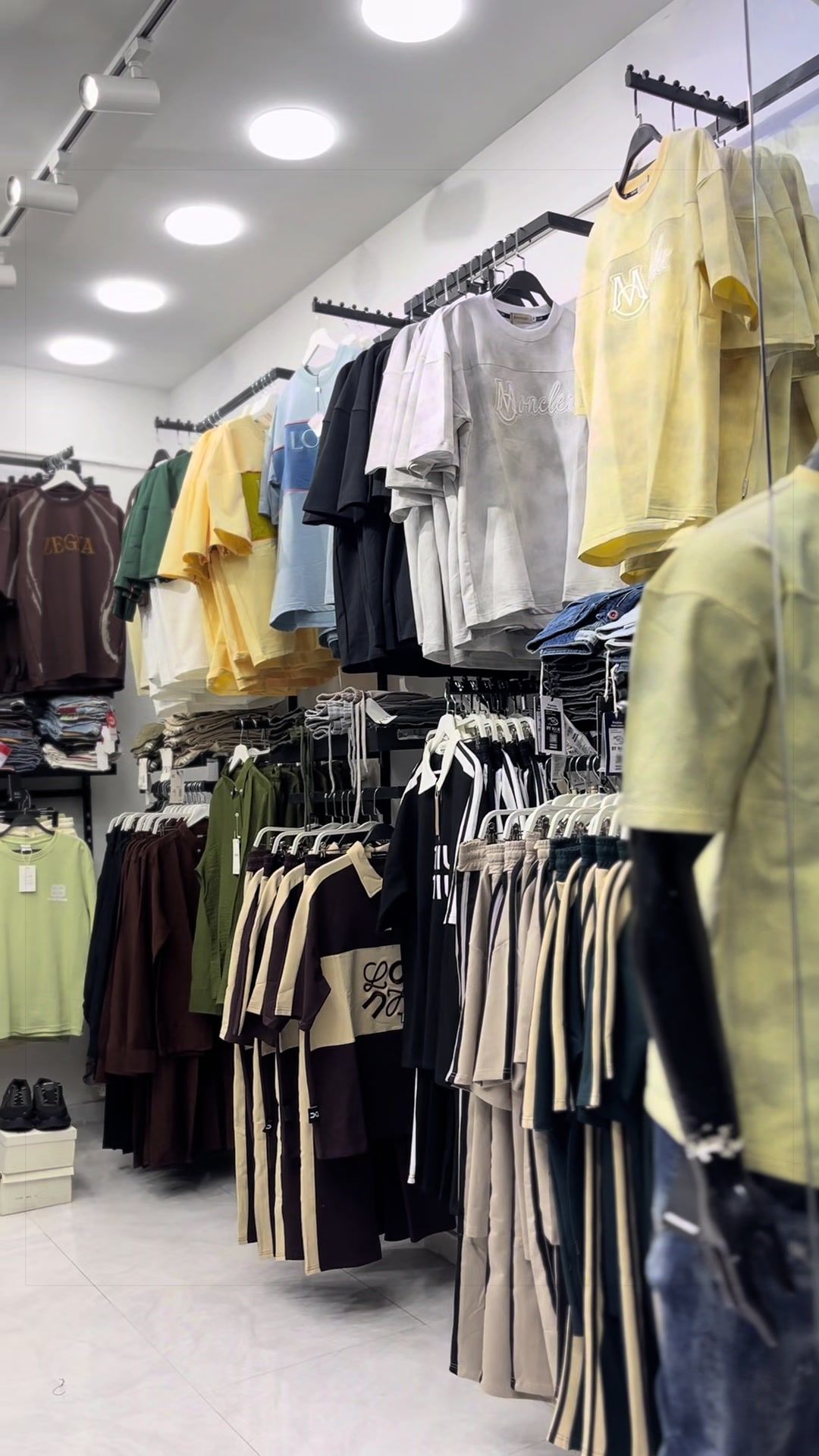 @محل البش لملابس الشباب 🛍️👕.