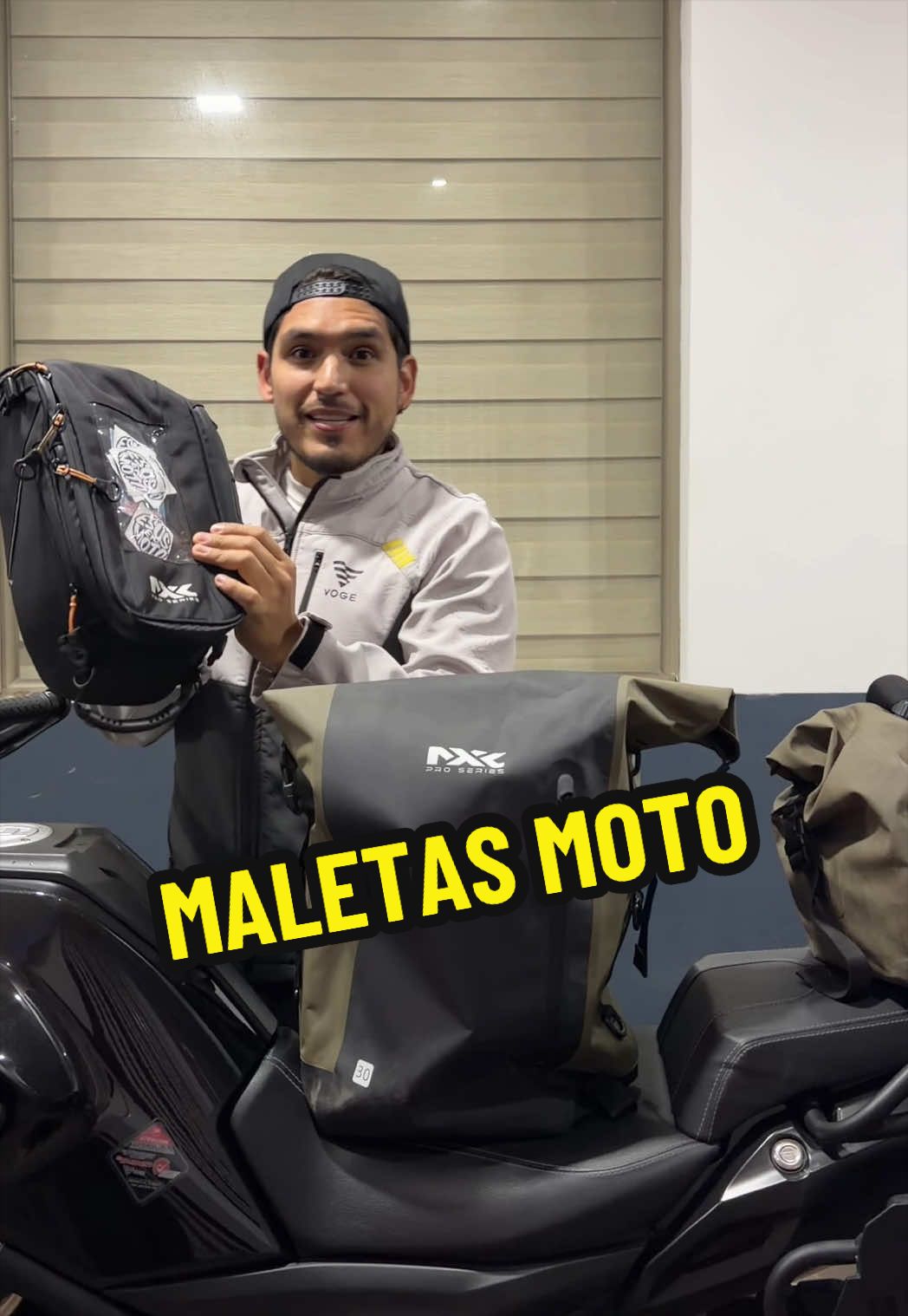 @Ramiro Alexander | Motoviajero