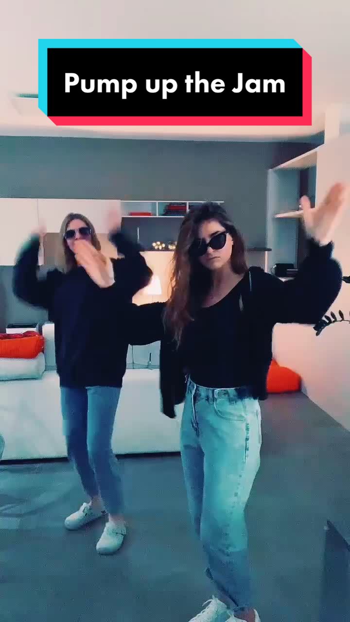 @elena_davia