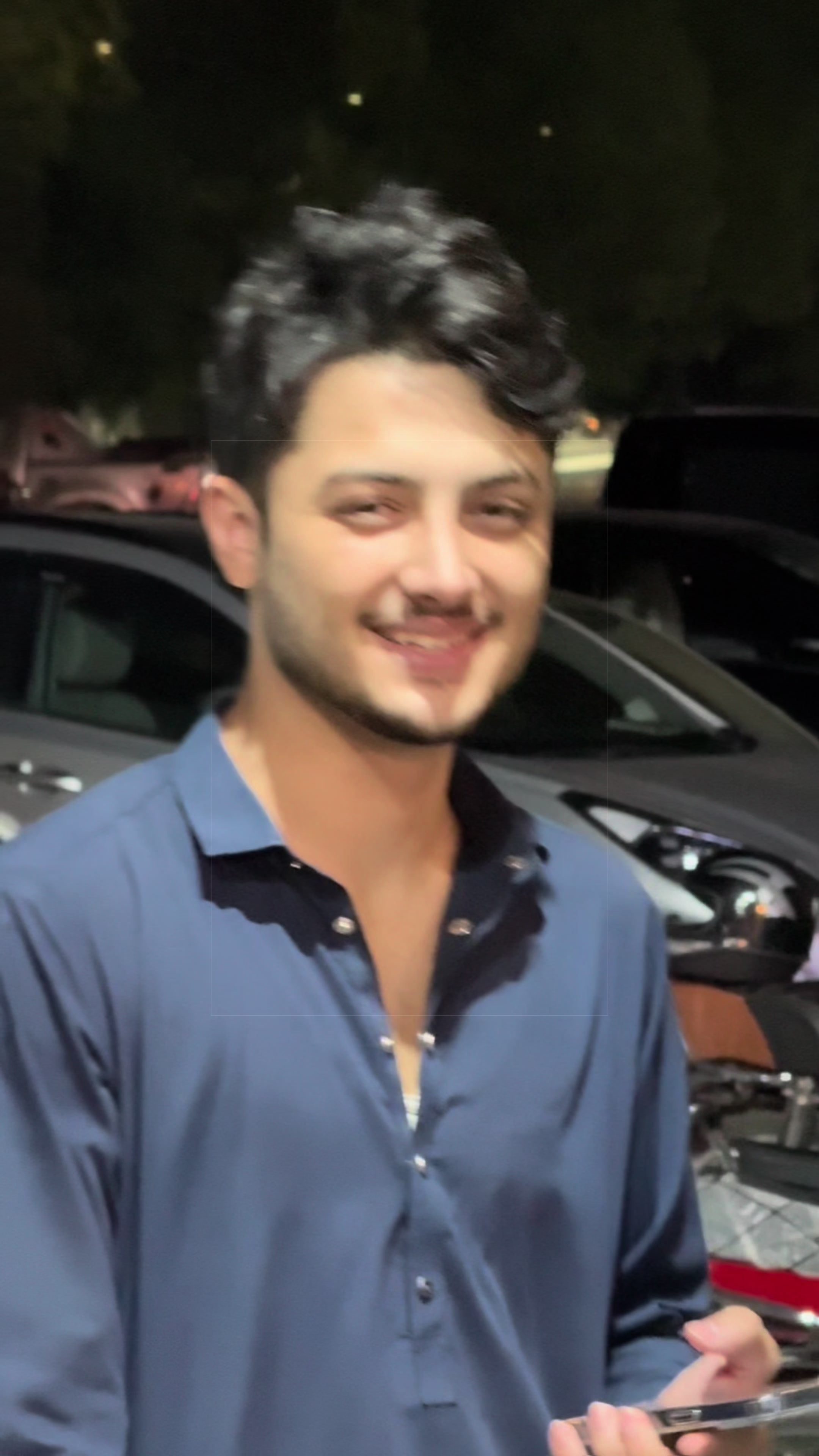 @Hussain_🫀