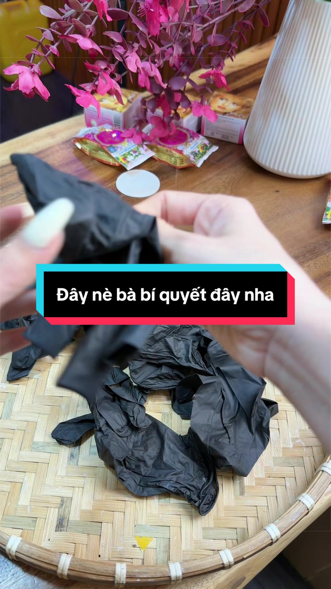 @B&agrave; T&aacute;m Da Dẻ