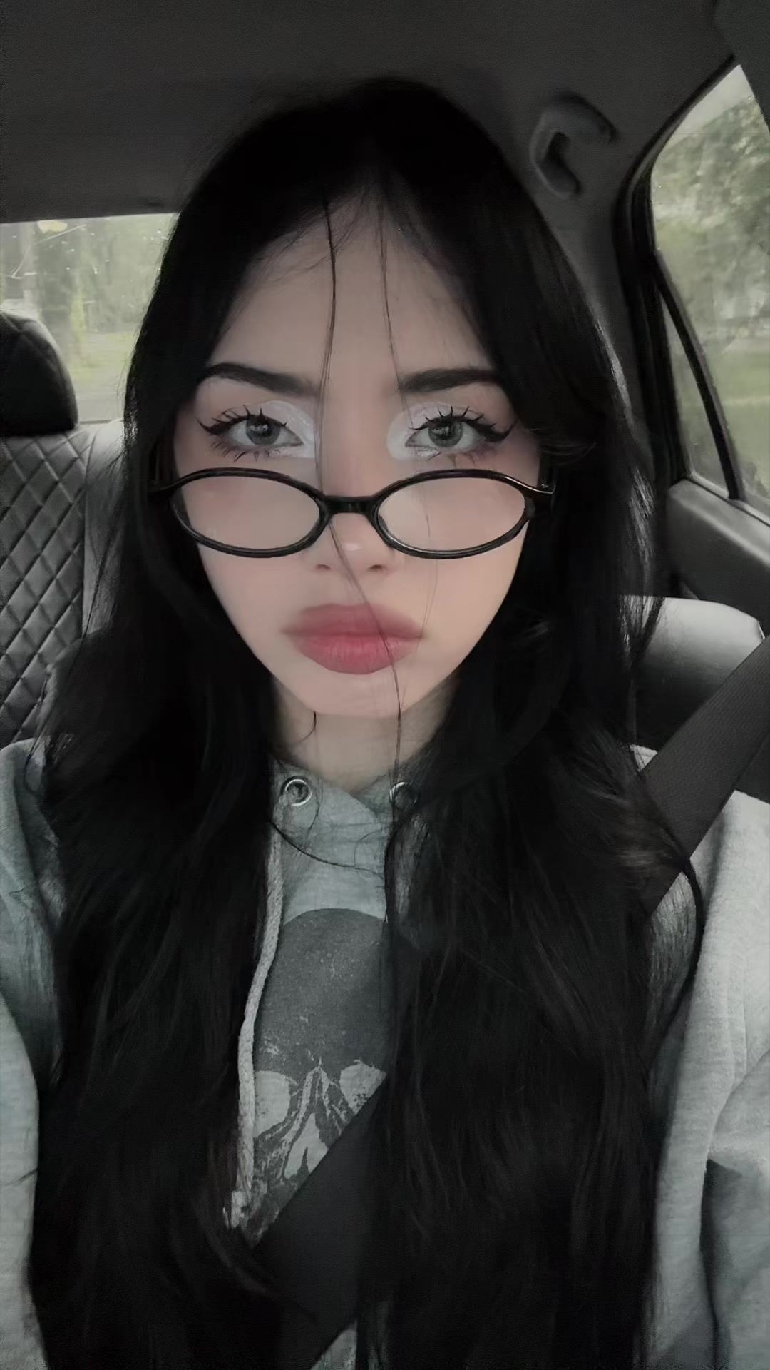 @rei)