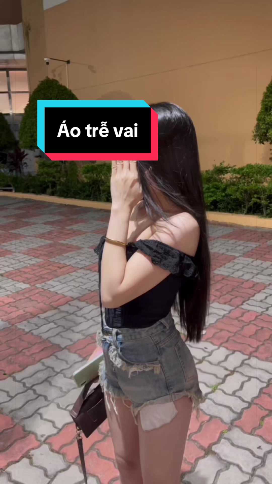 @Ê Mặc Gì ?