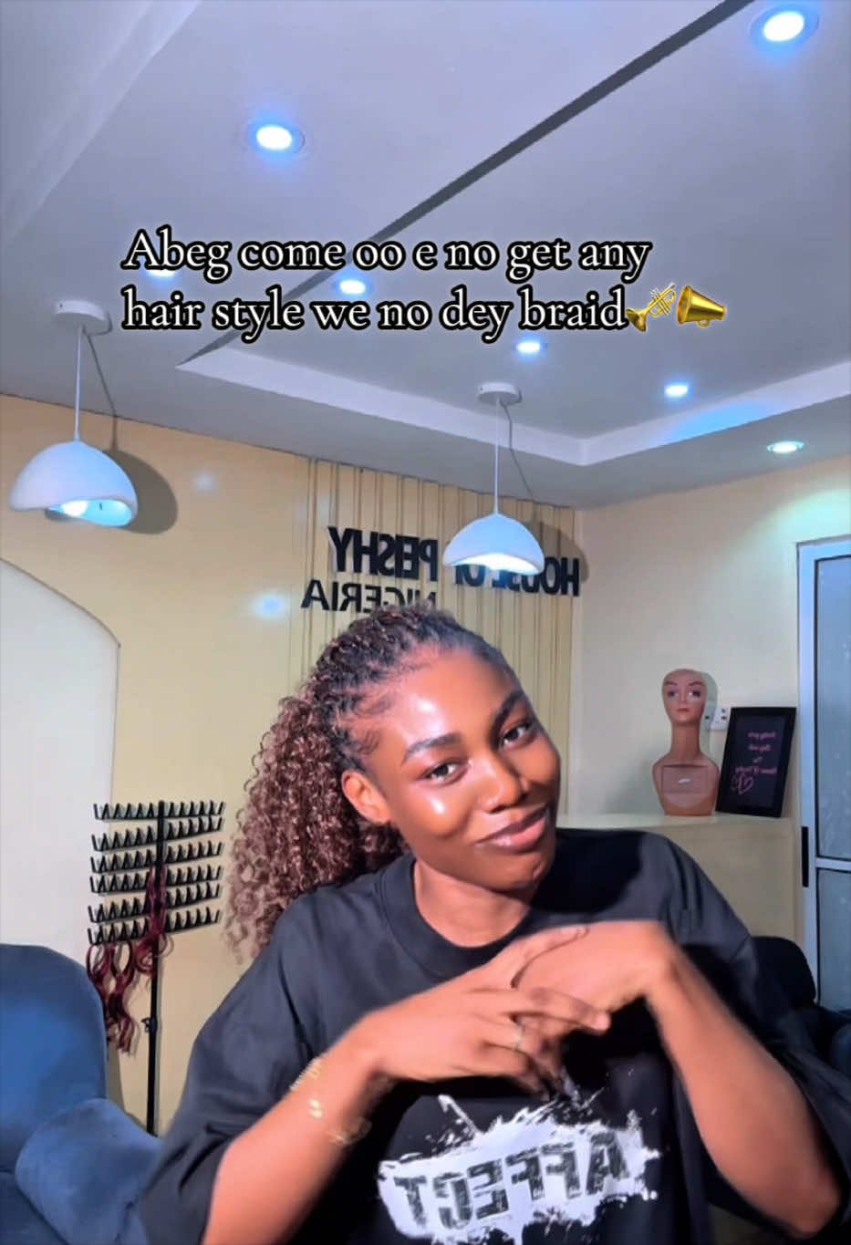 @BADDEST HAIRSTYLIST IN AGBOR