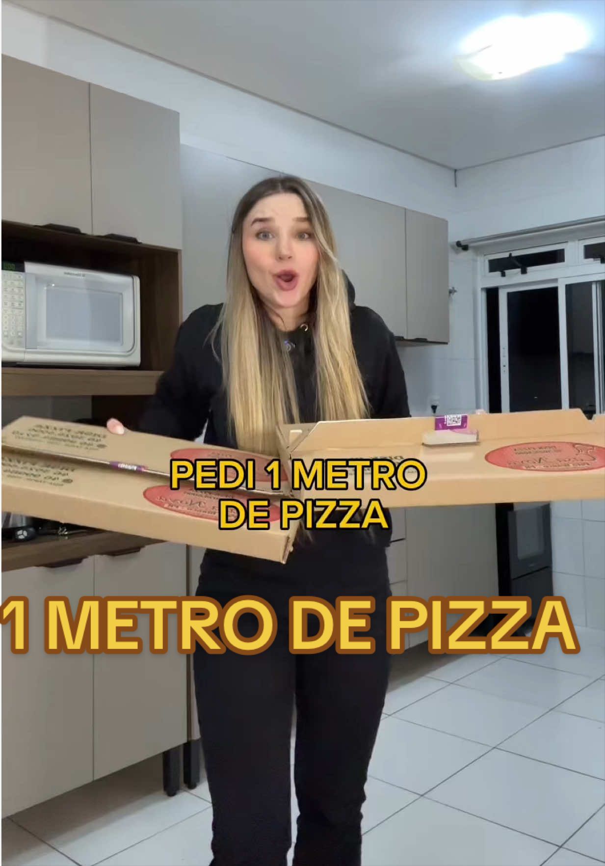 @Larissa 🍉 menina do RU