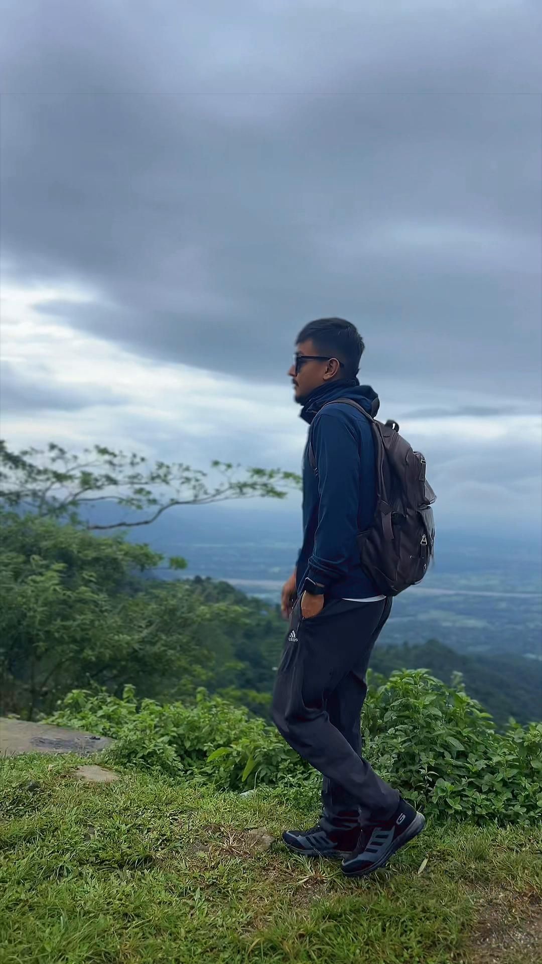 @Ashish Poudel ☮️🕊️❤️