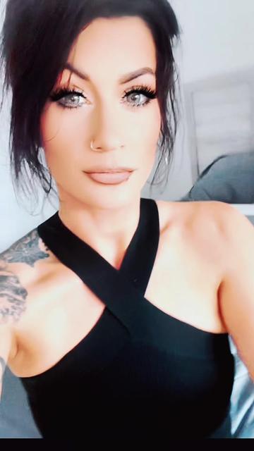 @Megan MOXX | Singer songwriter