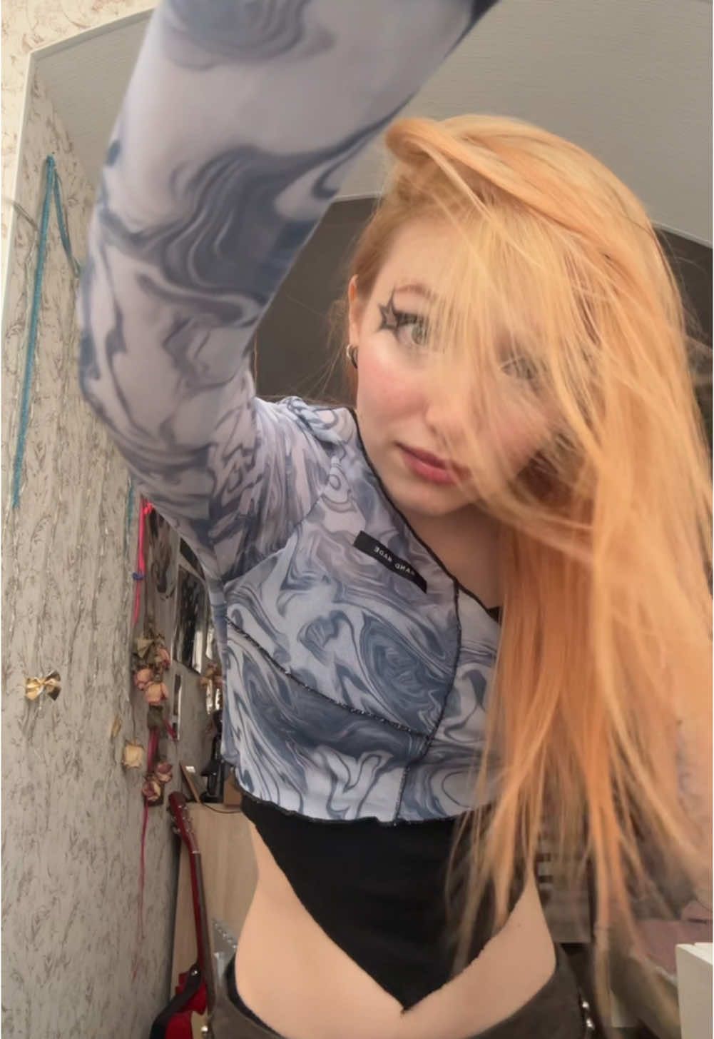@:D