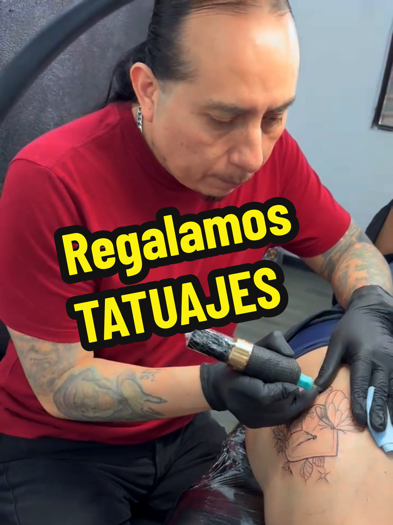 @Deni entre perfos y tinta