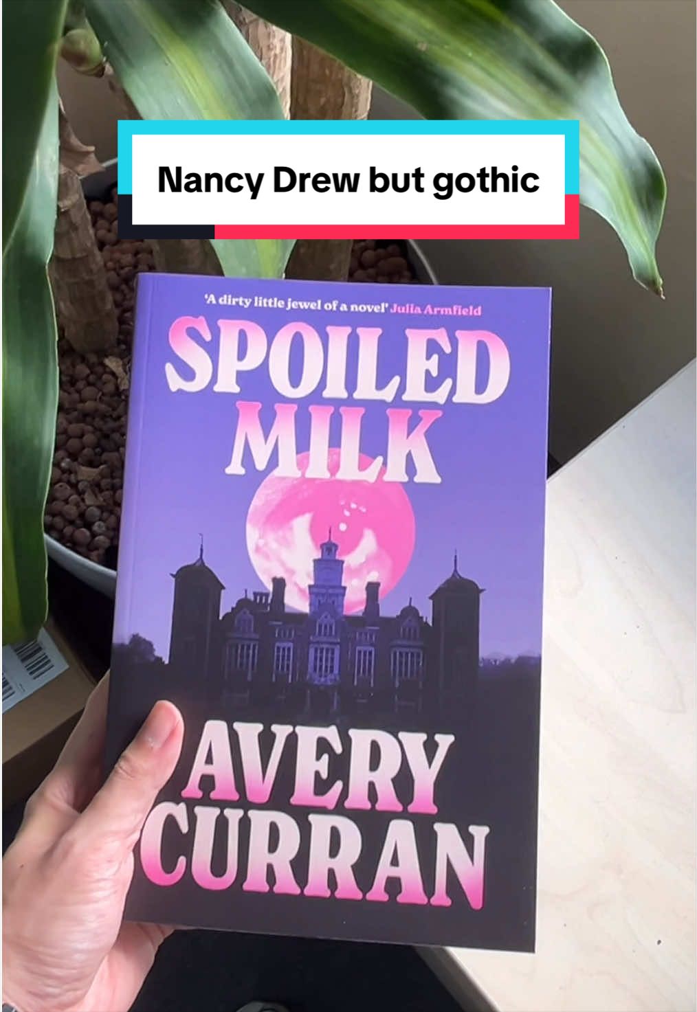 @DefinitelyBooks