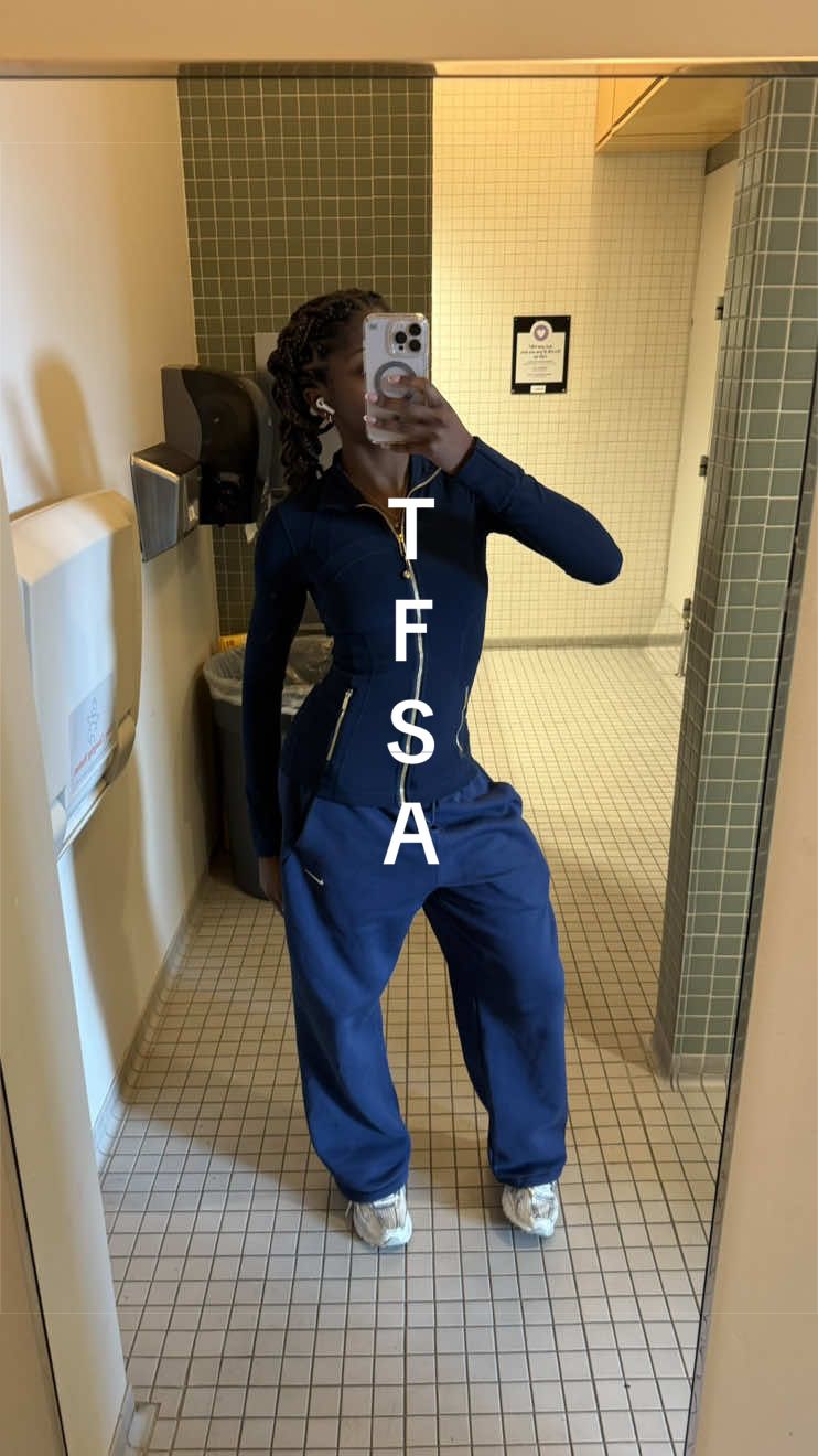 @KRISTEENA GREEN💌