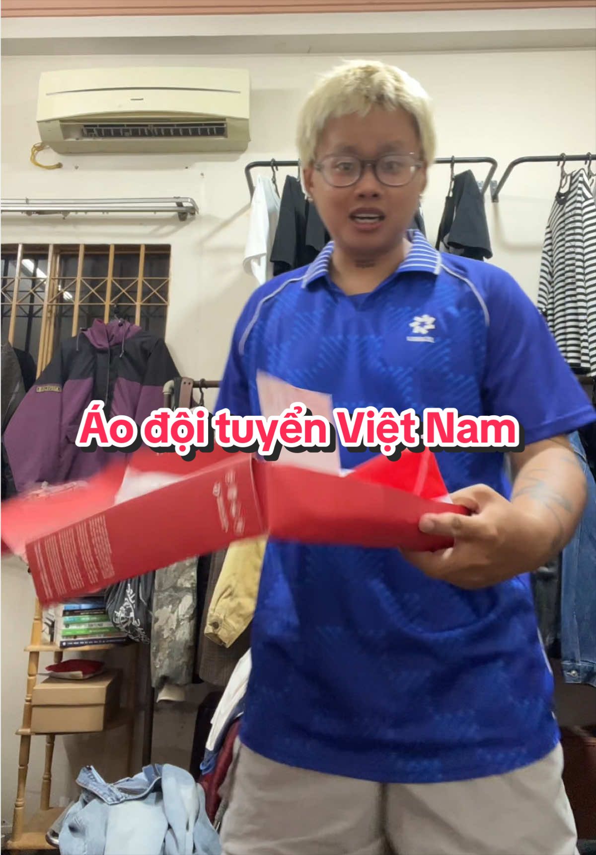 @&Ocirc;ng Bạn Đầu Đỏ