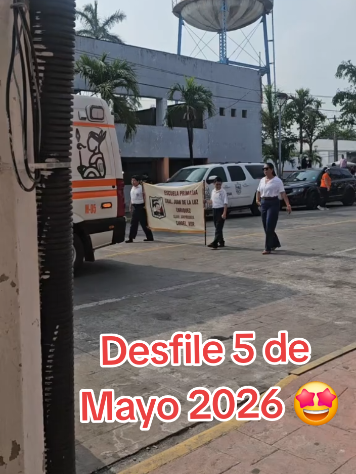 @Lupita V&eacute;lez &uacute;nica