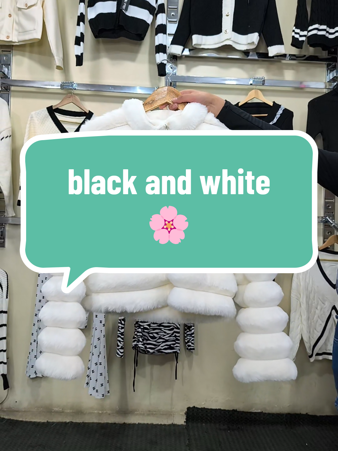 @Black & white moda