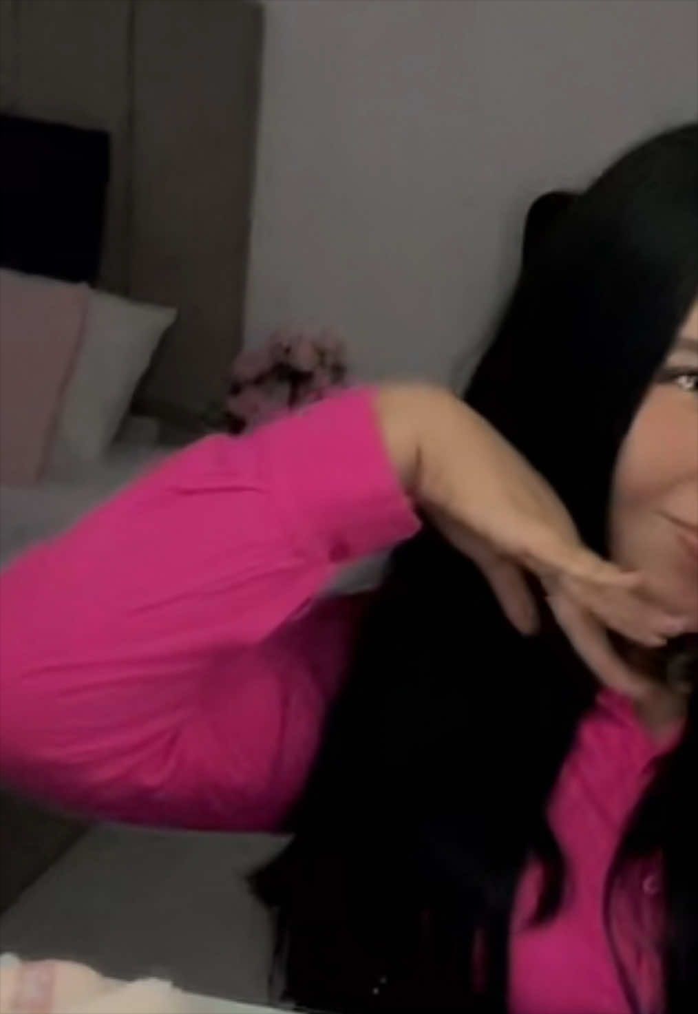 @:3