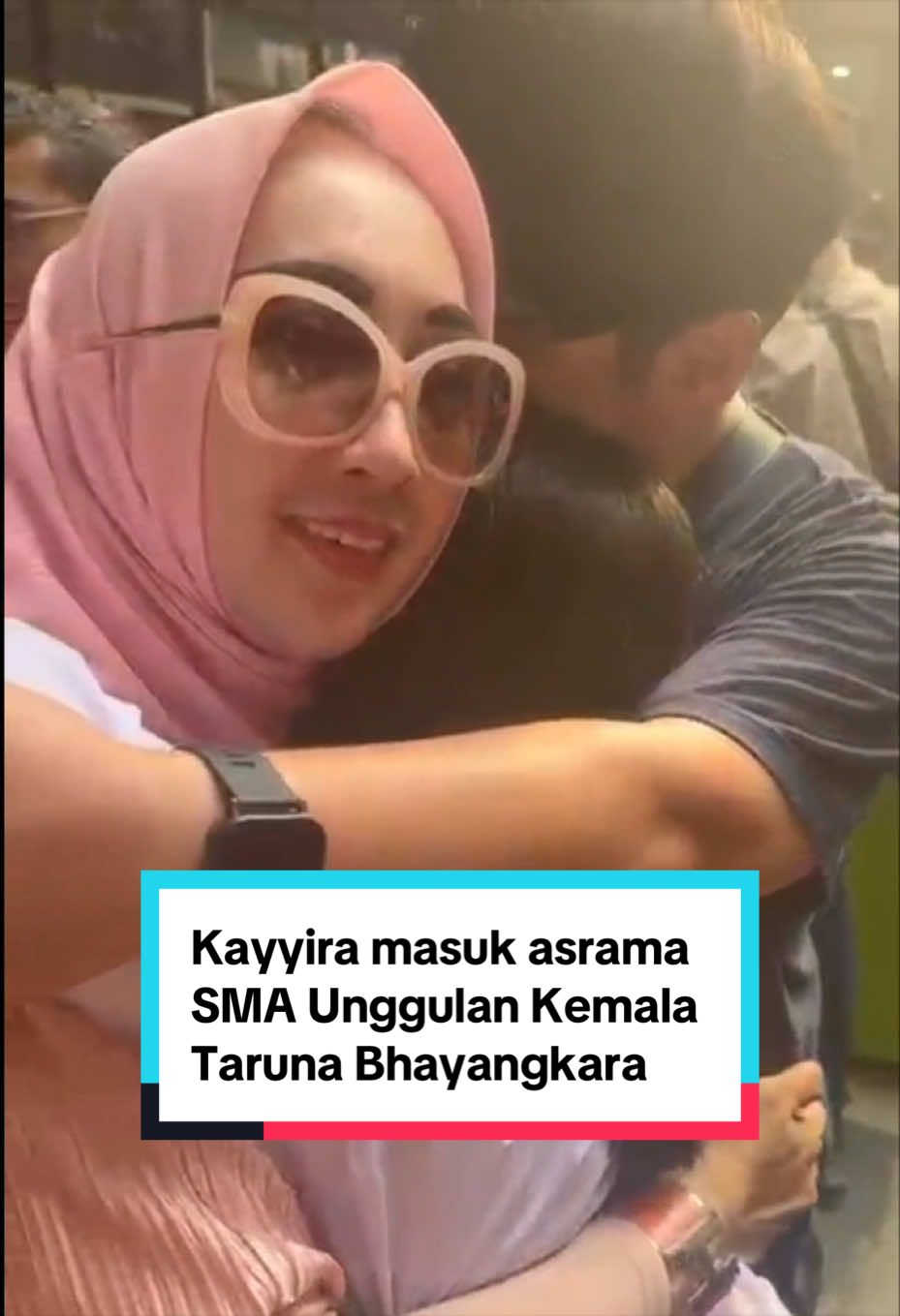 @Dr.dr.Hj.Ratna KD,SpDVE,MKes