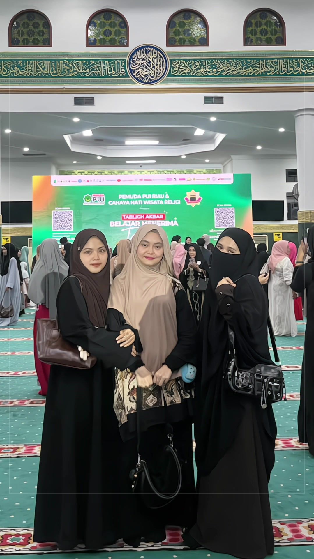 @adeee