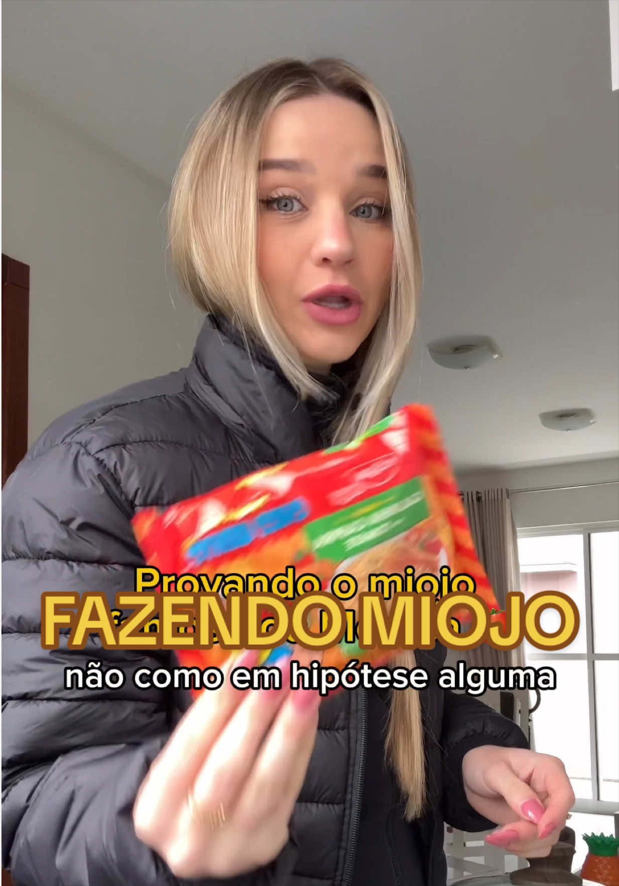 @Larissa 🍉 menina do RU