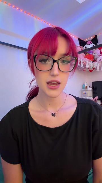 @itslarissatrishelle