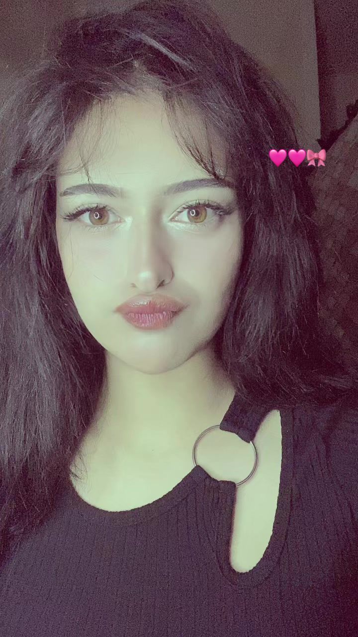 @FARAH 🩷🦢