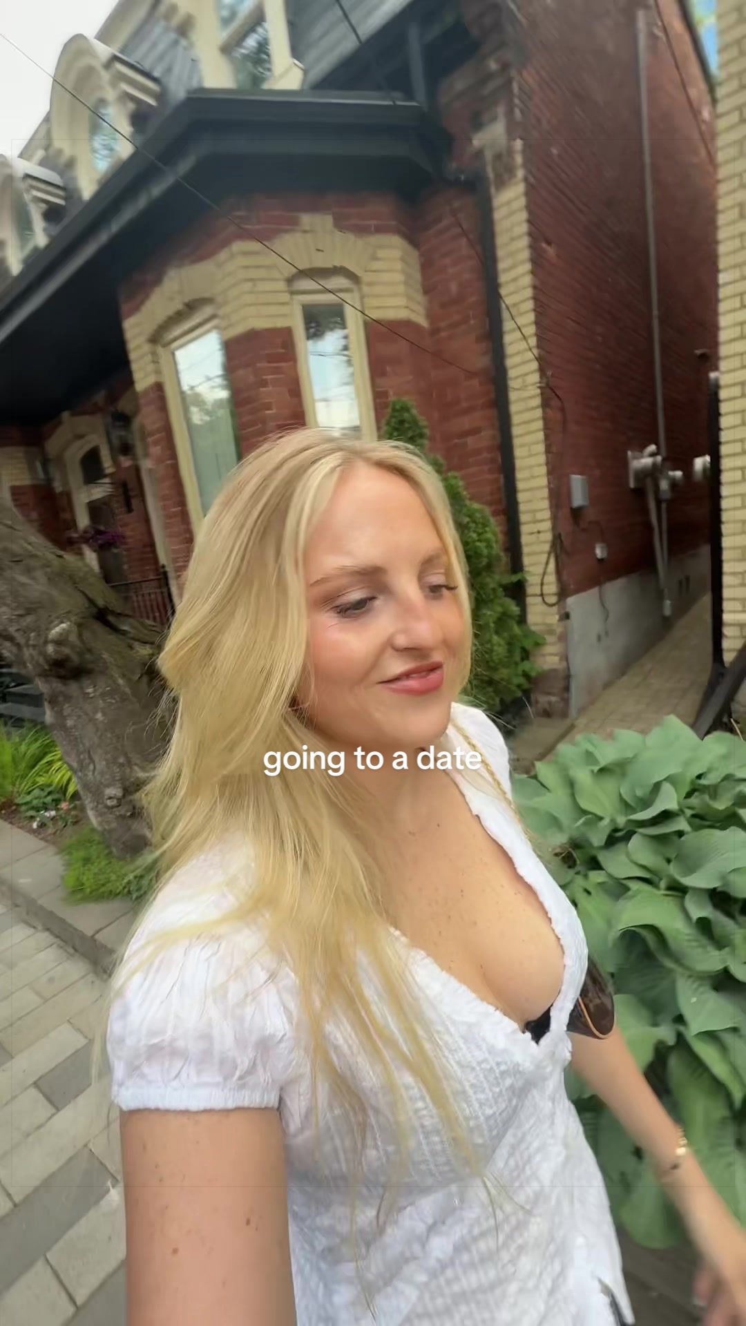 @dumbblondediary
